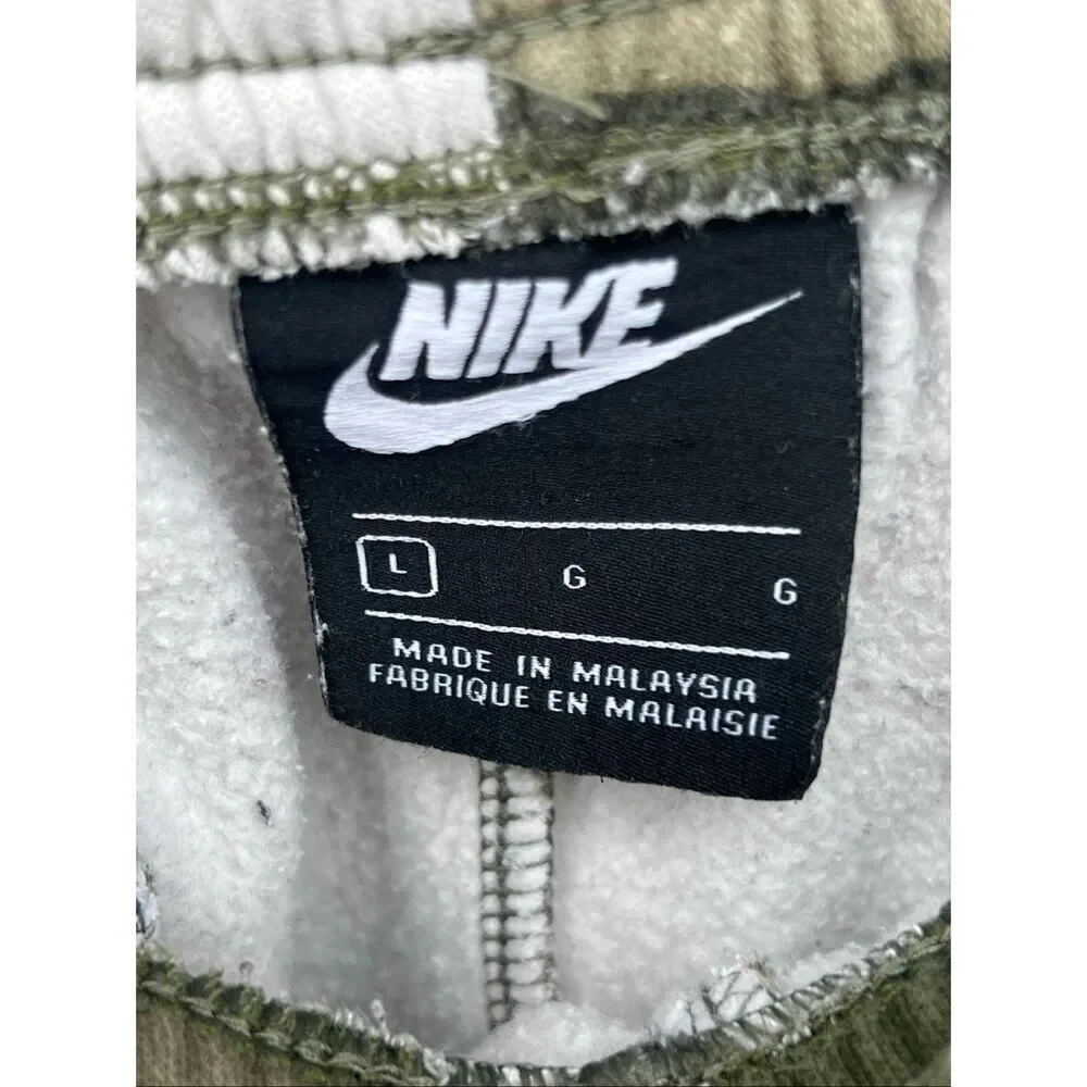 Nike Men's L Green Camo Sportswear Club Fleece Sweatpants Joggers gym workout